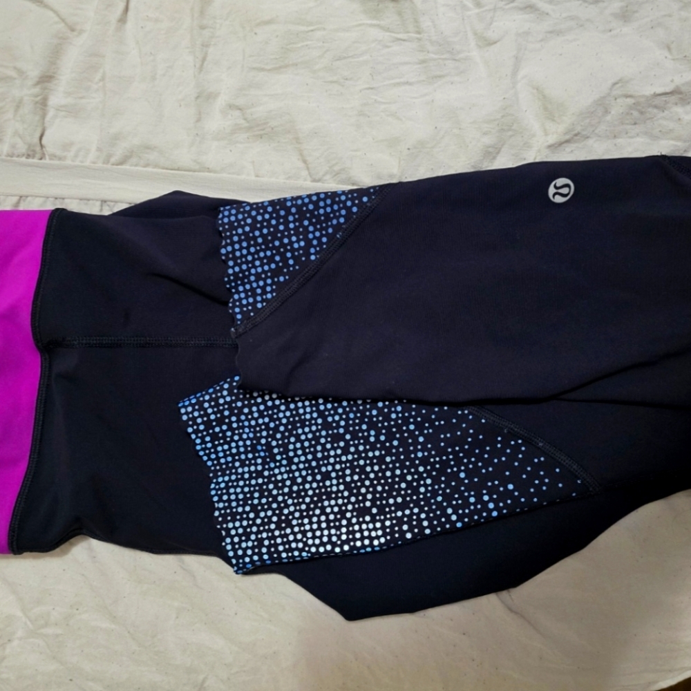 Lululemon size 12 good condition navy blue